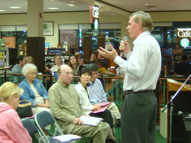 picture of DJK lecturing