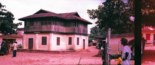 This is the kind of house that would belong to successful slave holders and traders